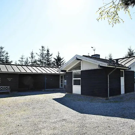 Four-bedroom Holiday In 9 * Ålbæk