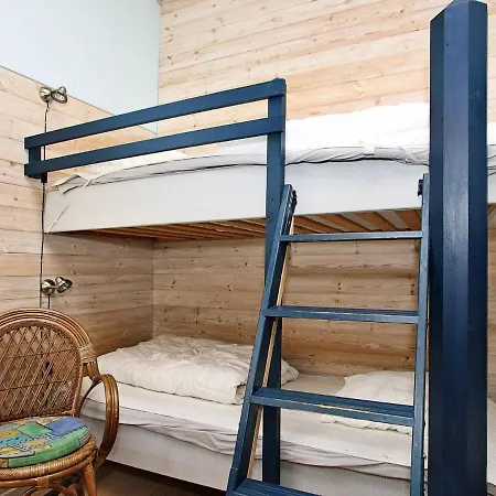 Four-bedroom Holiday In 9